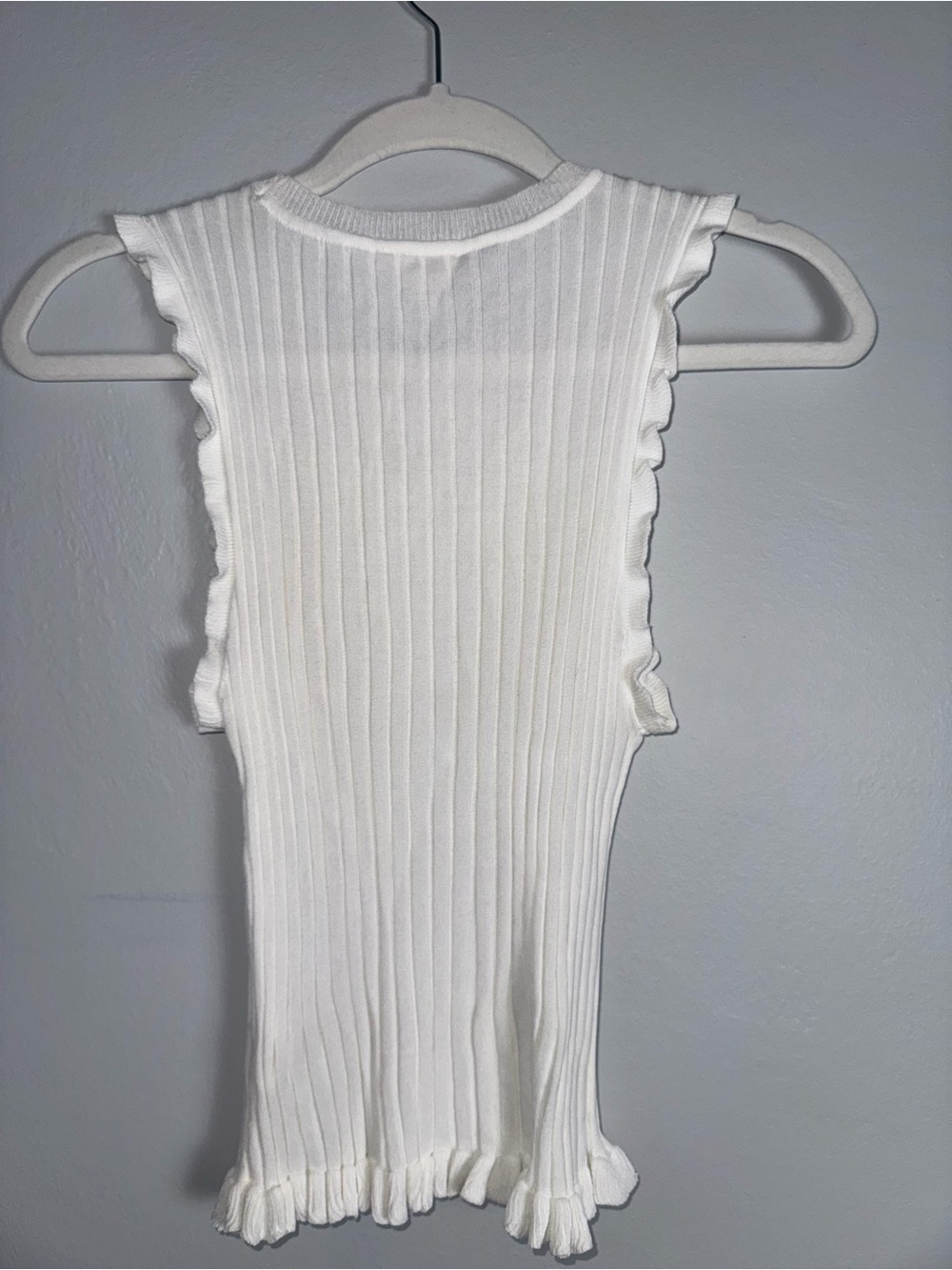 Hem & Thread Sleeveless Frill Top/Size Small - Picture 4 of 6
